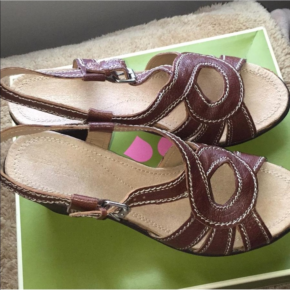 Naturalizer Chunky Heel Brown Sandals - Picture 6 of 8